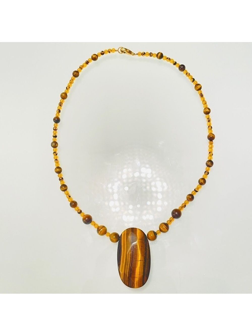 Elegant Golden Faceted Tiger’s Eye Oval Pendant Beaded Vintage Necklace
